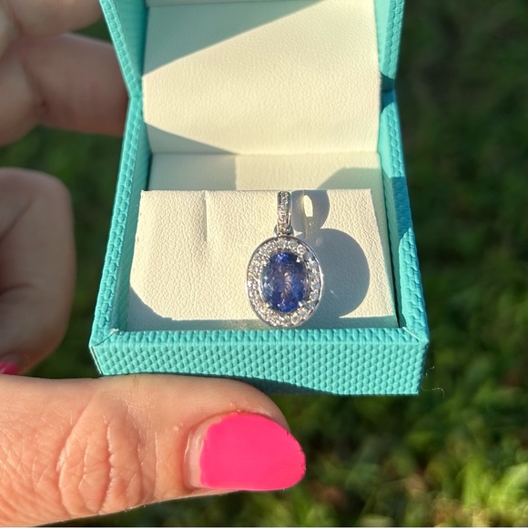 Sparkling tanzanite pendant with diamonds in 14kt white gold - Picture 4 of 6